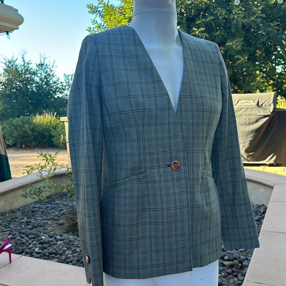 Ted Baker blazer size 3 or large